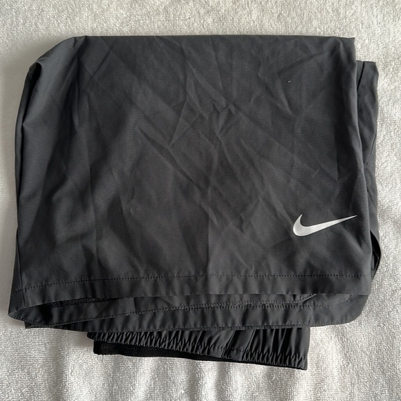 Men’s Nike Dri-Fit training shorts - Picture 4 of 4